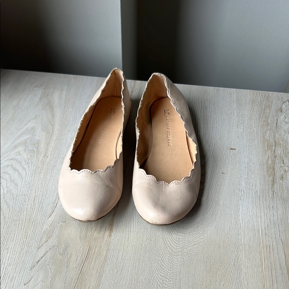 Scalloped Edge Cream Flats